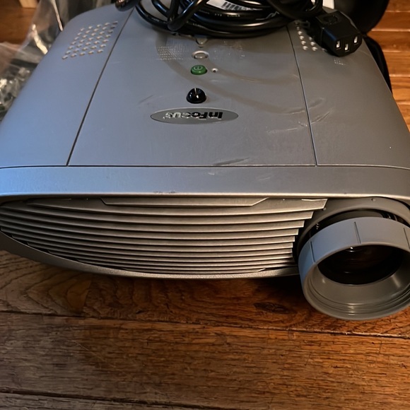 Projector - Picture 5 of 5